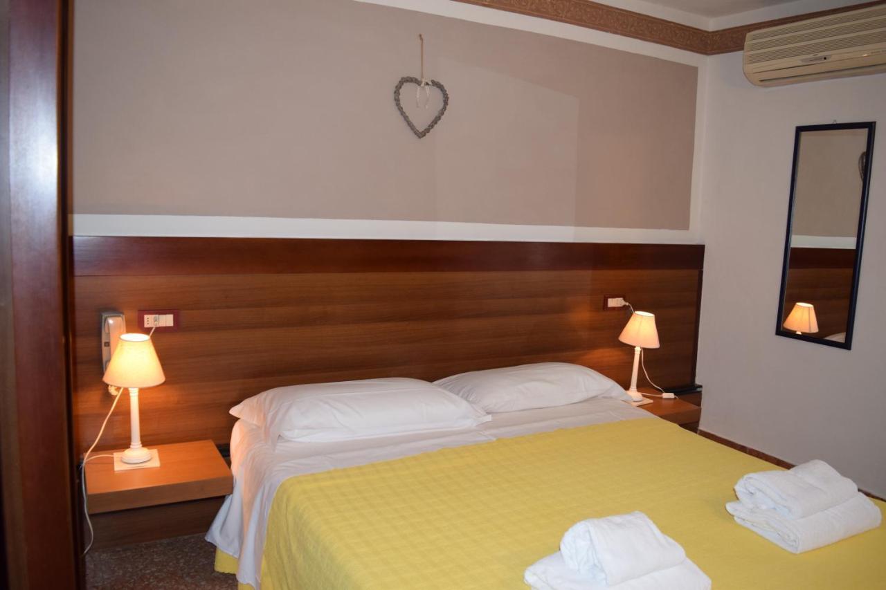 Albergo Trattoria Fioravante Peschiera del Garda Esterno foto
