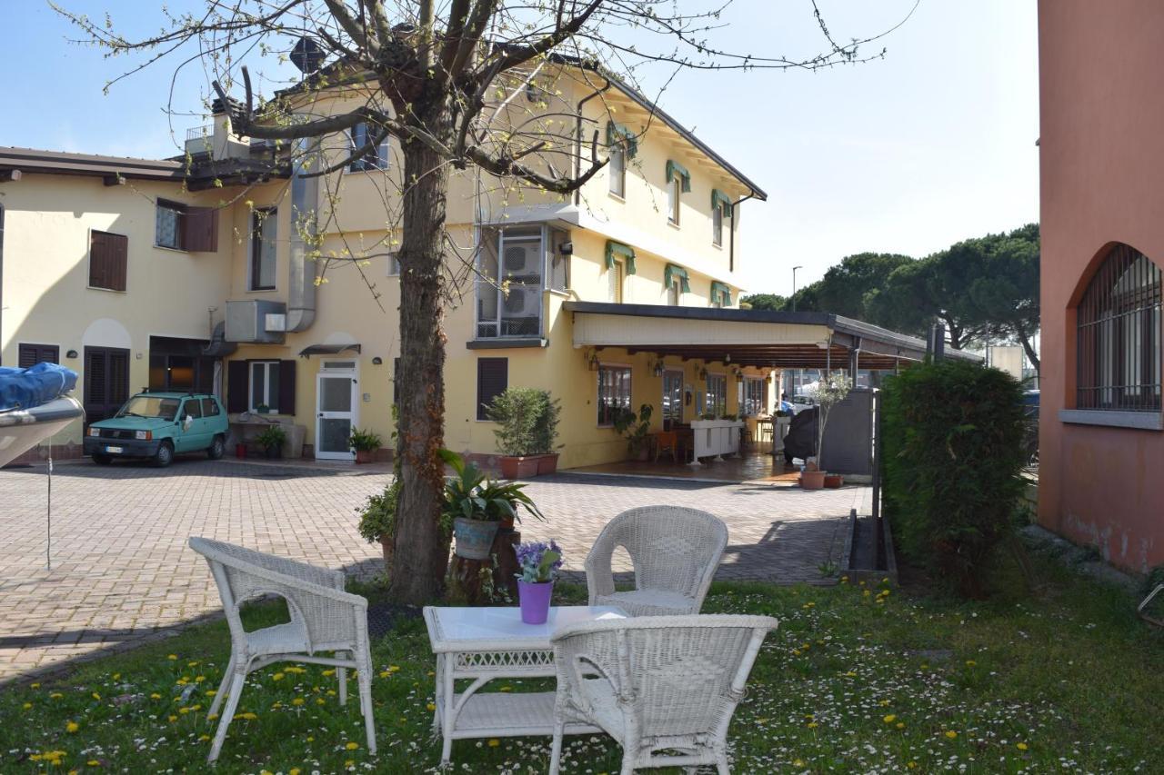Albergo Trattoria Fioravante Peschiera del Garda Esterno foto