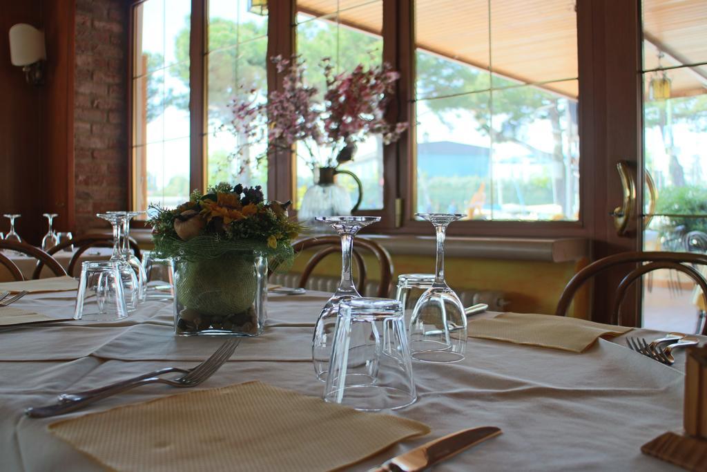 Albergo Trattoria Fioravante Peschiera del Garda Esterno foto