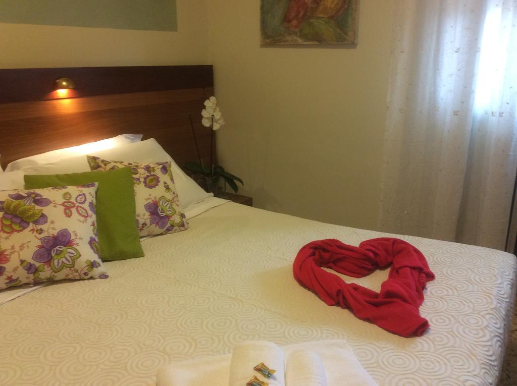 Albergo Trattoria Fioravante Peschiera del Garda Camera foto