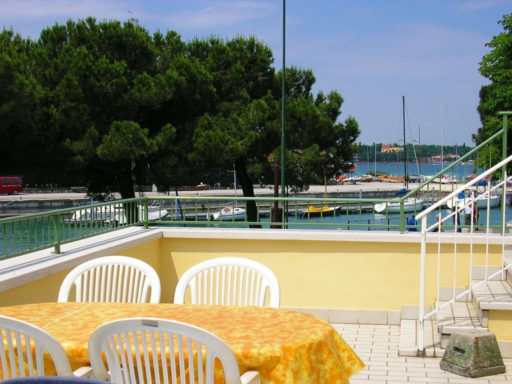 Albergo Trattoria Fioravante Peschiera del Garda Esterno foto