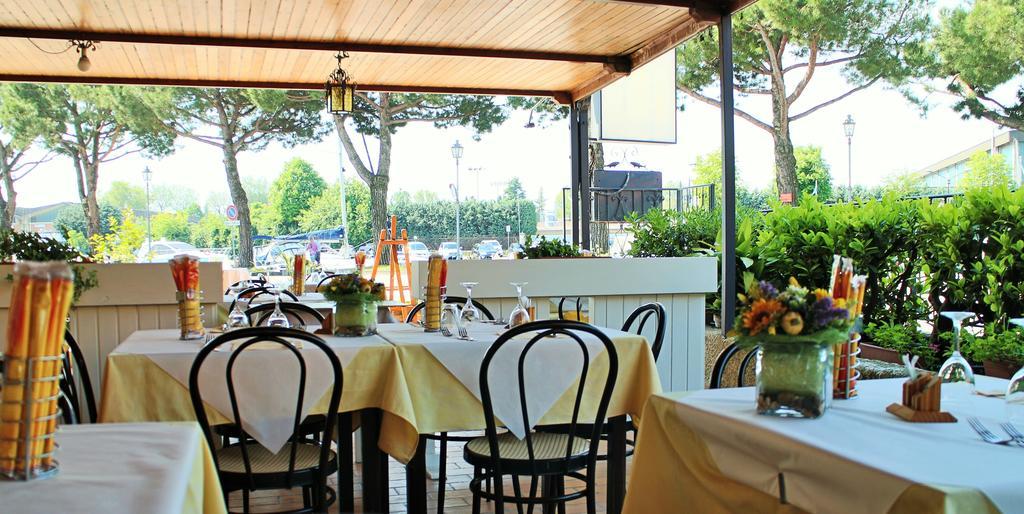 Albergo Trattoria Fioravante Peschiera del Garda Esterno foto