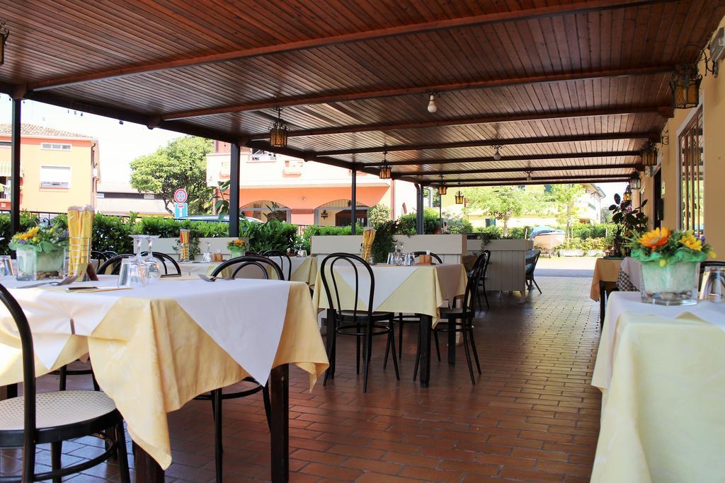 Albergo Trattoria Fioravante Peschiera del Garda Esterno foto
