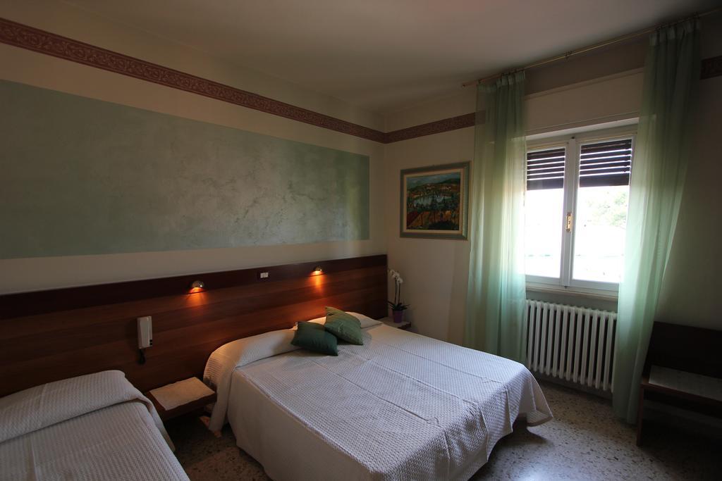Albergo Trattoria Fioravante Peschiera del Garda Camera foto