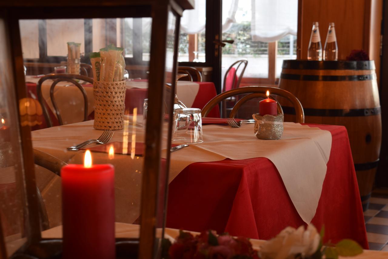 Albergo Trattoria Fioravante Peschiera del Garda Esterno foto