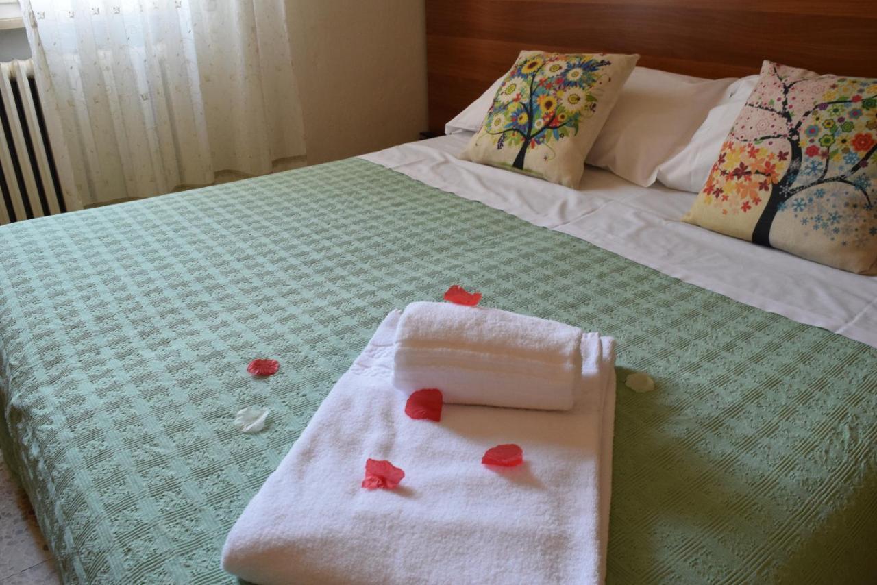 Albergo Trattoria Fioravante Peschiera del Garda Esterno foto